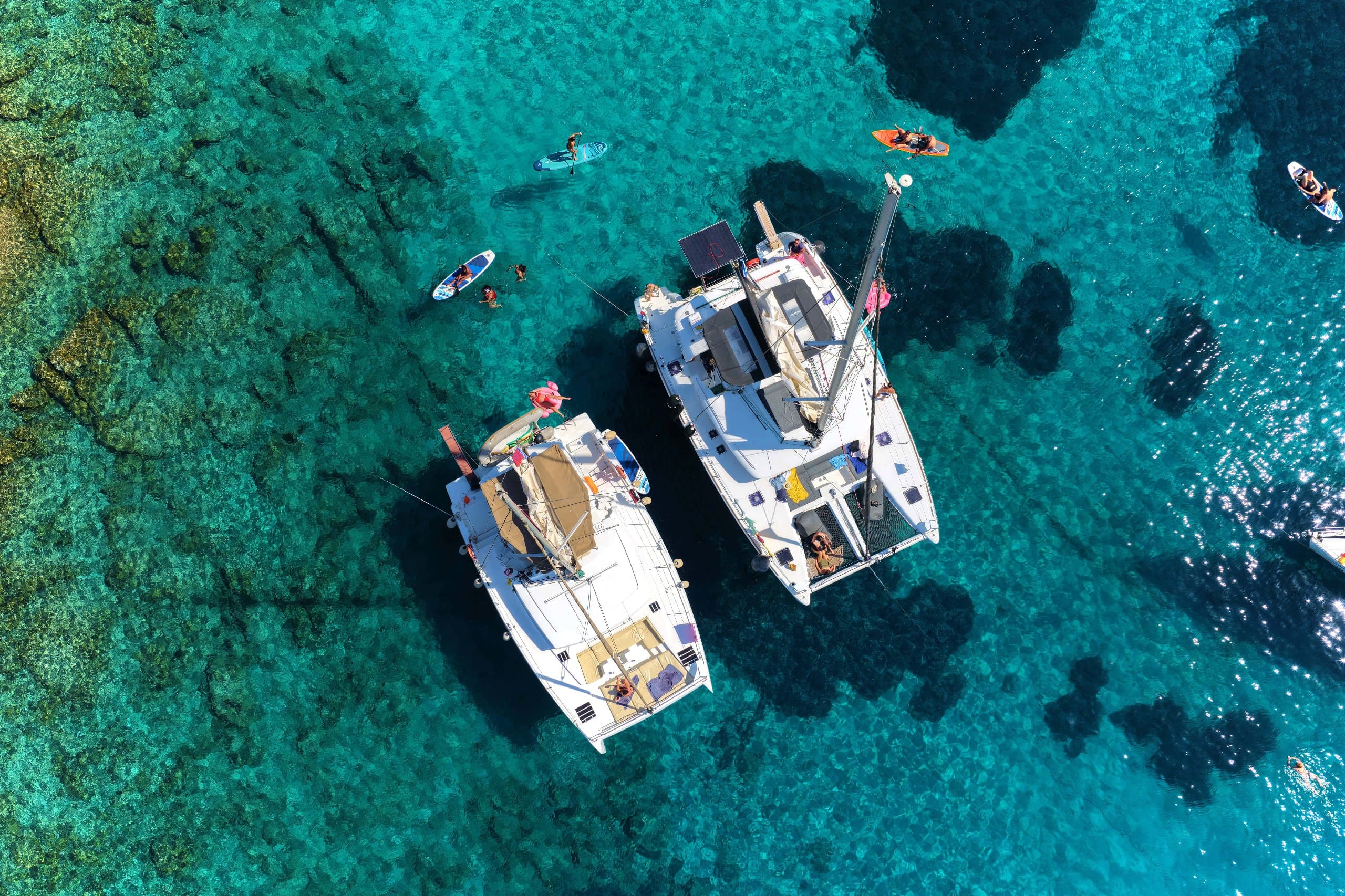 Balade en catamaran d'Héraklion à l'île de Dia - Journée avec DanEri Yachts Crete.