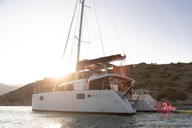Sur le bateau pendant la Balade en catamaran au coucher du soleil depuis Réthymnon avec DanEri Yachts Crete.