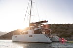 Sulla barca durante il giro in catamarano al tramonto da Rethymno con DanEri Yachts Crete.