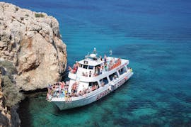Boottocht van Protaras naar Konnos Beach met zwemmen & toeristische attracties met Aphrodite I Cruises Cyprus.