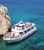 Gita in barca da Protaras a Konnos Beach con bagno in mare e visita turistica con Aphrodite I Cruises Cyprus.