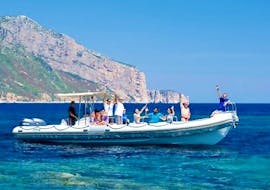 Boottocht van Santa Maria Navarrese naar isola dell'Ogliastra met zwemmen & toeristische attracties met Nautica Sea Service Ogliastra.
