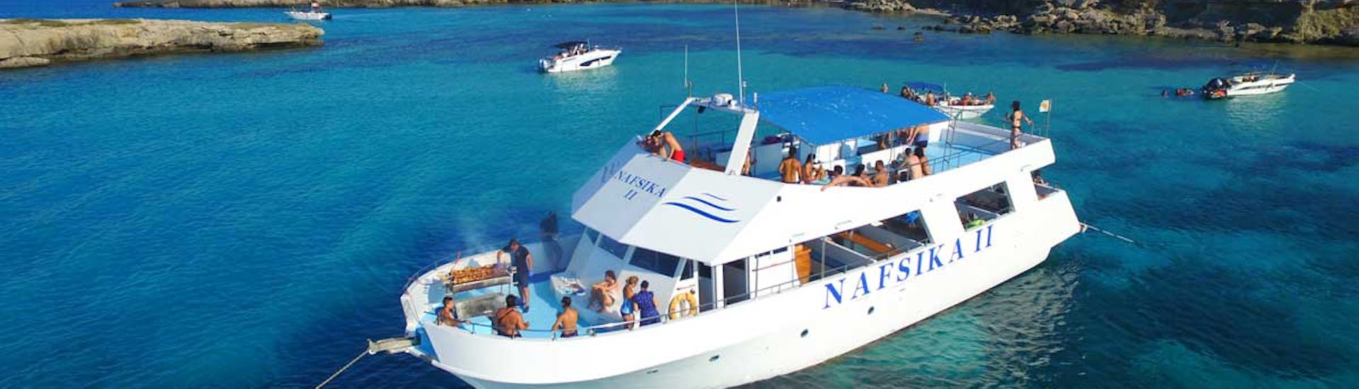 Nafsika II on its way to the Blue Lagoon.