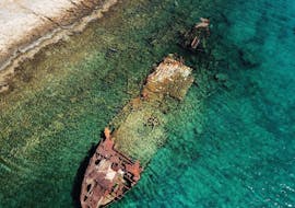 Picture of the shipwreck next to Gramvousa Island, visited during the boat trip from SEAze The Day Crete.