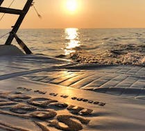 Foto van de zonsondergang vanaf de RIB boot, genomen op een trip met SEAze The Day Kreta.