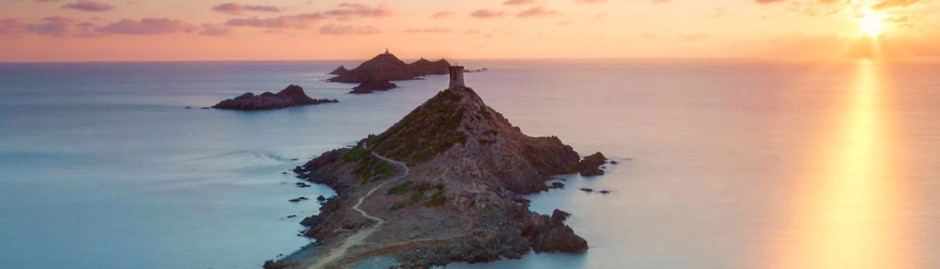Vue lors de laBalade en bateau au coucher du soleil aux îles Sanguinaires avec Events Sensation Corse.