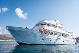 La Sea Star, l'imbarcazione che vi porterà in barca da Paphos lungo la costa occidentale con Paphos Sea Cruises.