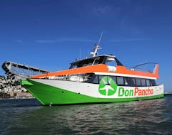 Nuestro barco durante una excursión en barco al Parque Natural de Cadaqués y el Cap de Creus con Don Pancho.