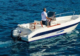 Picture of a boat from the boat rental service from Marina Yachting Cefalù up to 7 people.