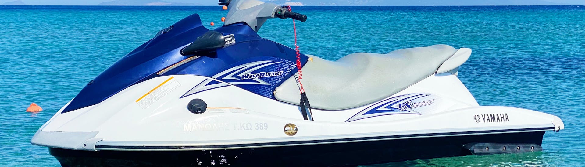 Vista sulla moto d'acqua a Kefalos Beach sull'isola di Kos con il Water Club Poseidon Kos.