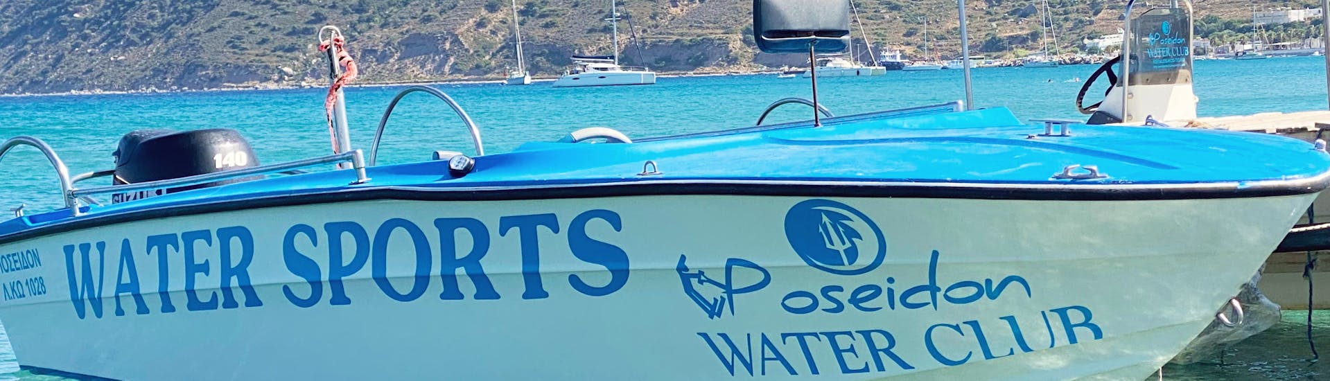 Blick auf das Boot, das Ihr während des Bootsverleihs auf der Insel Kos (bis zu 5 Personen) mit Water Club Poseidon Kos erhaltet