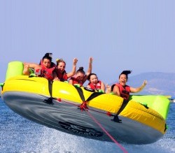 Tubos remolcables en Kefalos con Water Club Poseidon Kos.