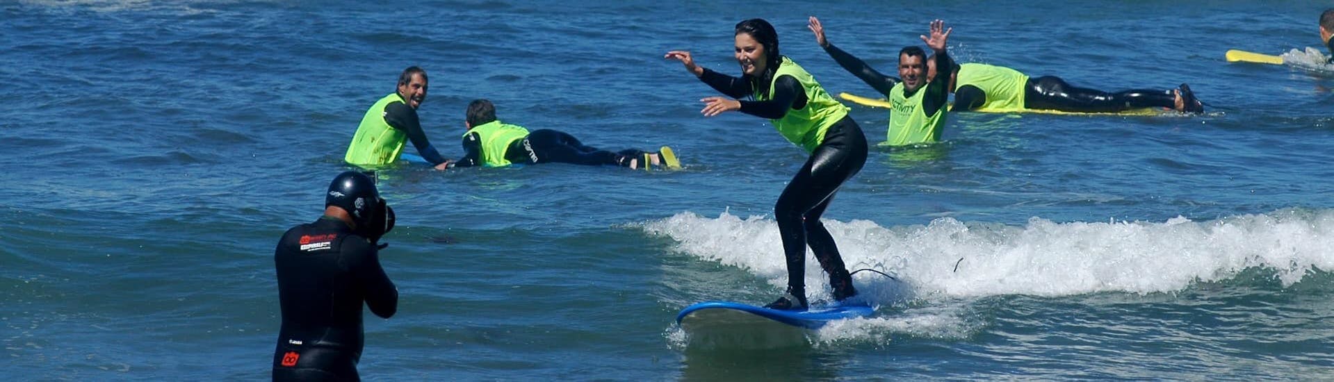 Lezioni di surf a Ericeira da 12 anni per tutti i livelli.