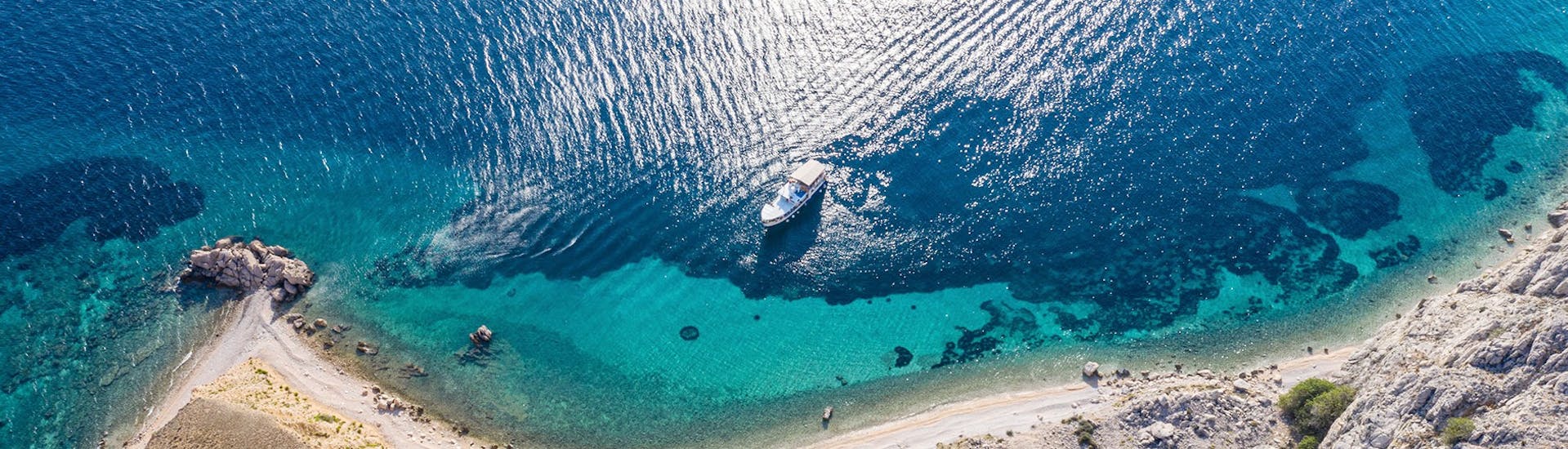 Top view of the boat from Excursions Bura Baška during the 4 island tour.