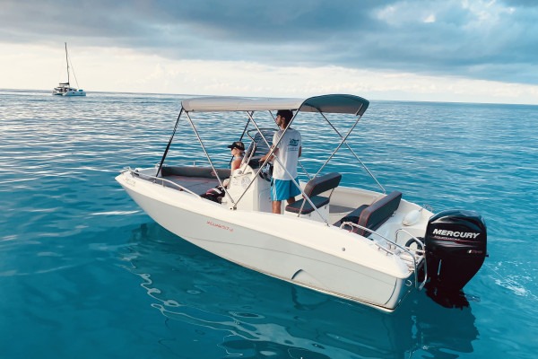 Location de bateau à Tropea (jusqu'à 7 personnes) sans permis – Jaguar SE avec Nautica Più Tropea.