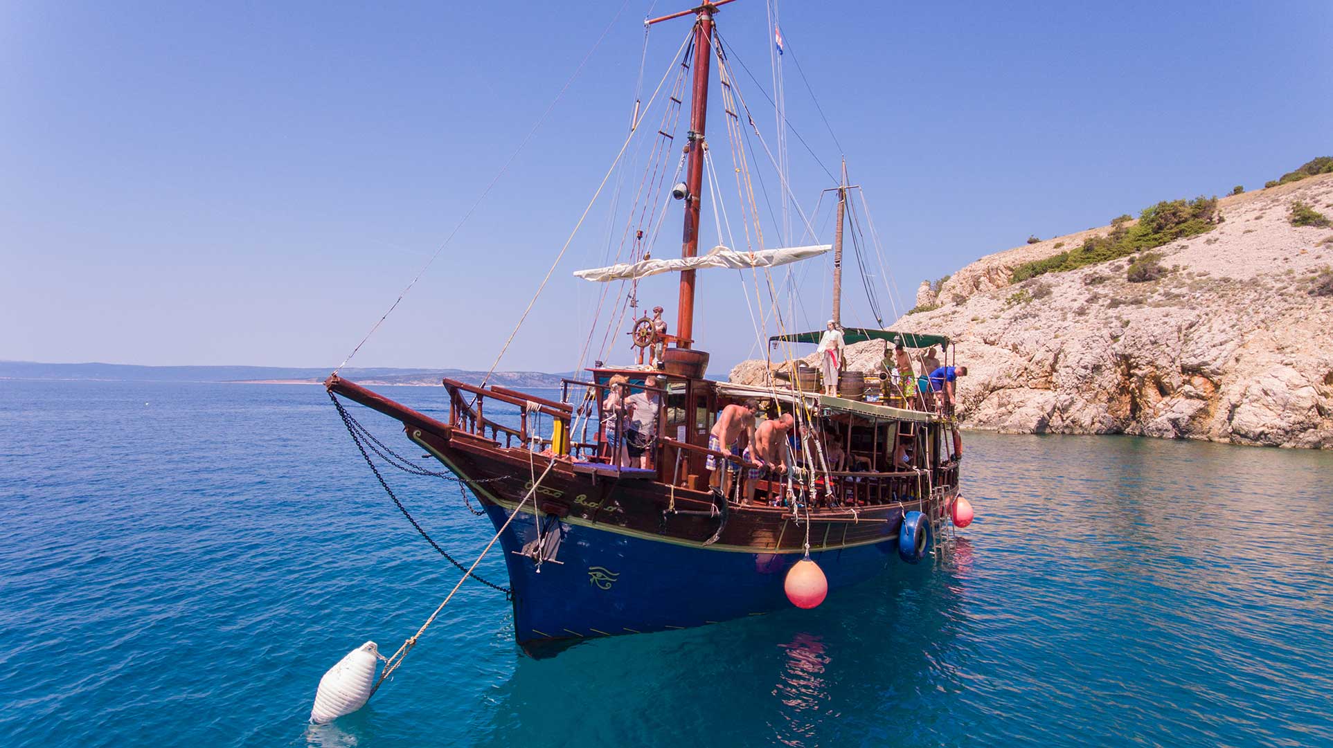 Excursion en bateau vers Kormat et Plavnik avec arrêts baignades avec Otac Roko Krk.