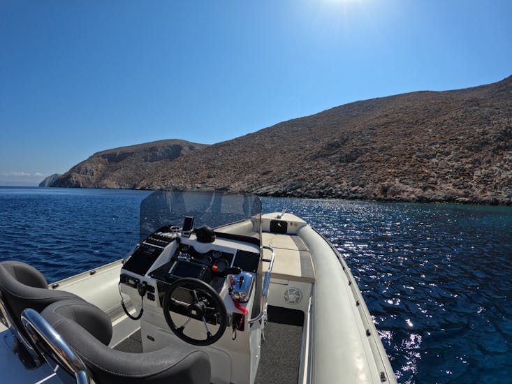 Gita in barca privata con snorkeling vicino a Heraklion.
