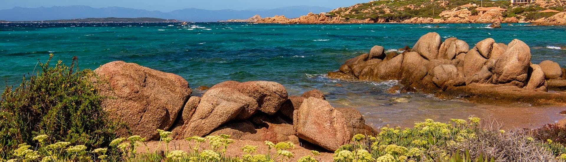 One of the most beautiful beaches in the area can be visited during a private dinghy trip from Santa Teresa di Gallura to the Maddalena archipelago with Estasi Escursioni.