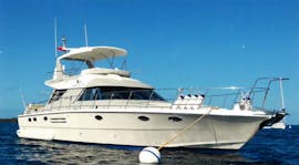 Private Luxus-Yacht-Tour um Milos, Kimolos und Polyaigos mit Indigo Yacht Milos.