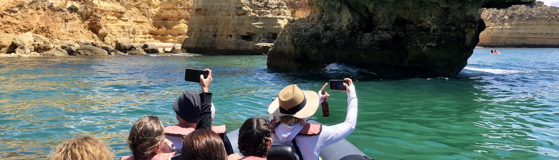 Boottocht van Portimão naar Benagil met zwemmen & toeristische attracties.