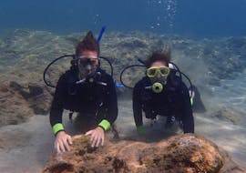 2 divers discover a reef on the PADI Scuba Diver course in Pernera for beginners with Taba Diving Cyprus.