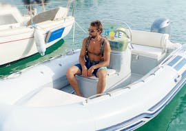 Photo of a guy before setting off with the Joker on our RIB boat in Cannigione (up to 8 people) with Noleggio Le Isole Cannigione.
