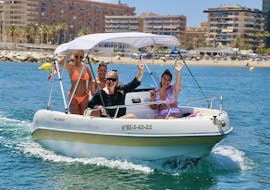 Friends enjoying a trip during a Boat Rental in Fuengirola (up to 5 people) with Fuengirolanautic.