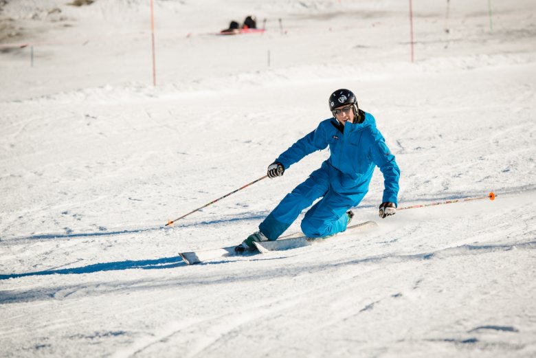 A skier tries out telemark during the Private Telemark Skiing Lessons for All Levels  with Scuola Italiana Sci Dolomiti San Martino di Castrozza.
