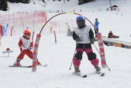 Clases de esquí para niños a partir de 4 años para principiantes con Scuola di Sci Folgaria - Fondo Grande.
