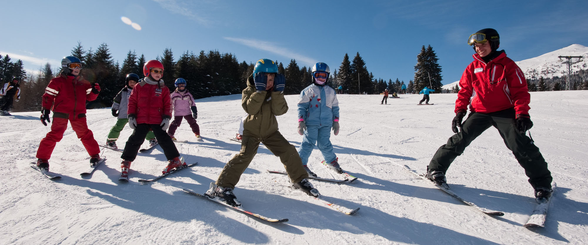 Kids Ski Lessons (615 y.) + Ski Hire Package for First Timers Weekend Swiss Ski School Nova
