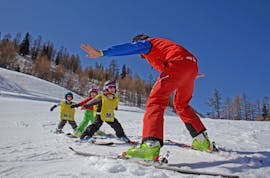 Image of kids enjoying the Private Ski Lessons for Kids (4-12 y.) of All Levels with Ski School Monte Bianco Courmayeur.