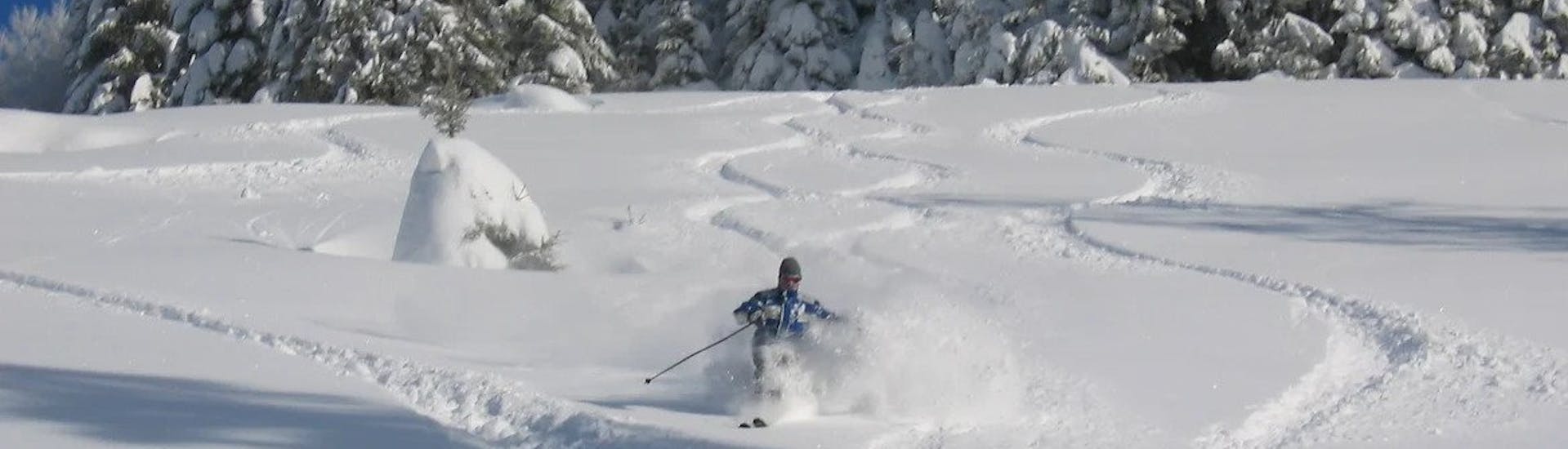 Photo d'un skieur lors de son Cours de ski Adultes (dès 14 ans) pour Tous Niveaux.