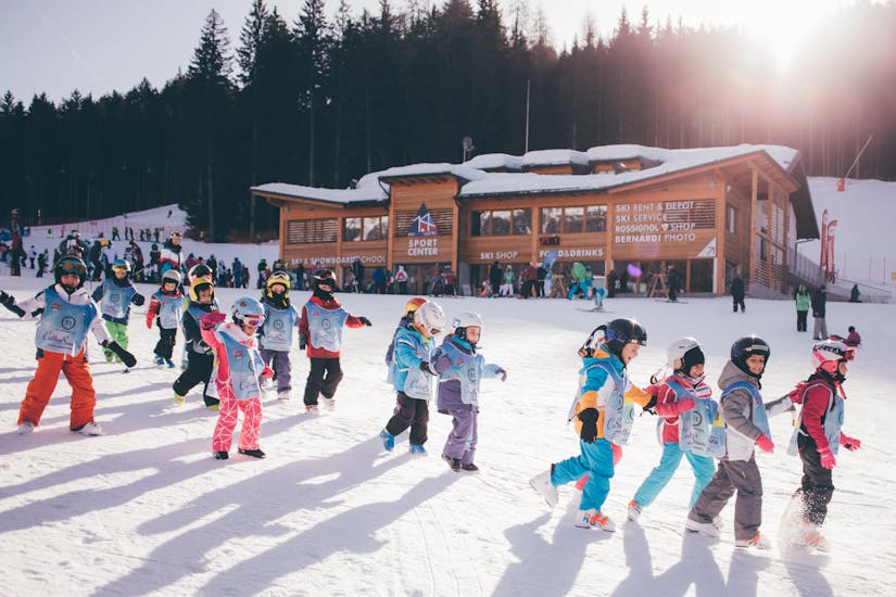 Clases de esquí para niños a partir de 3 años para principiantes.