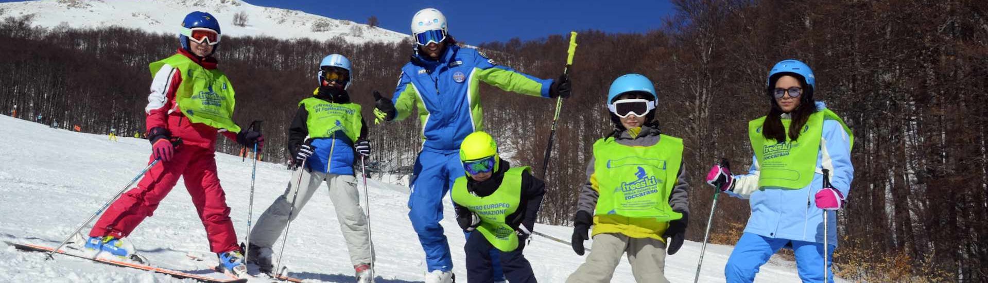 Clases de esquí para niños a partir de 5 años para avanzados.
