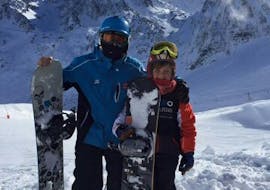 A private snowboarding lesson for all levelsin Valdesqui takes places with Neomountain Club Valdesquí.