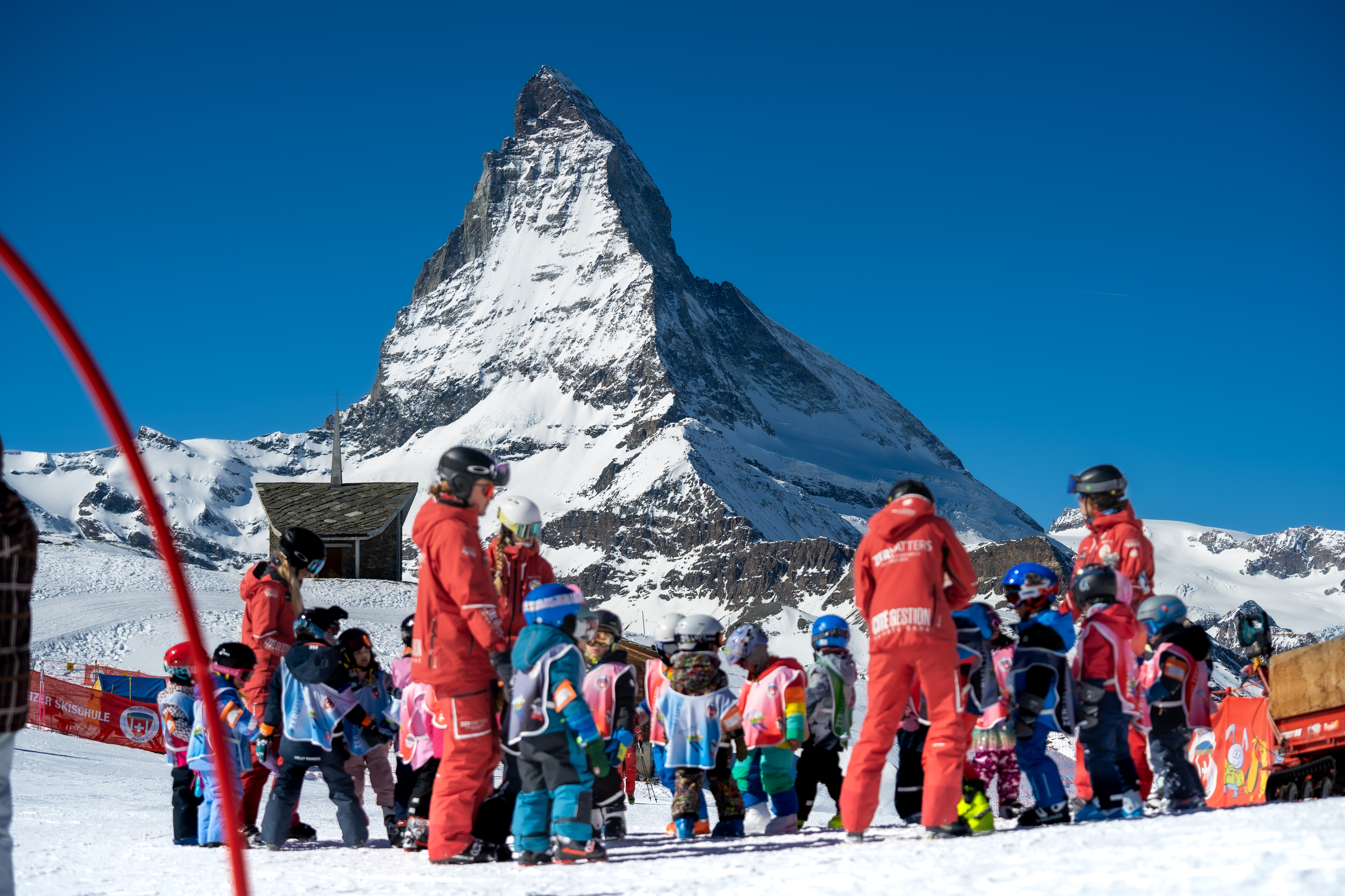 Kinder-Skikurs (4-5 J.) für Anfänger.