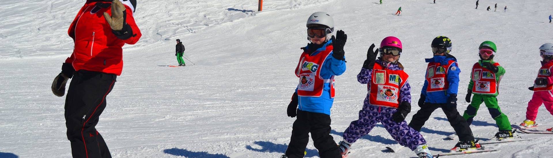 Kinder-Skikurs (3-13 J.) für Anfänger und Leicht Fortgeschritten - Halbtags.