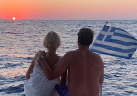 Paseo en catamarán de Hersonissos a Limenas Chersonisou  & baño en el mar con DanEri Yachts Crete.