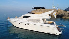 La Serenity Kallia vi aspetta prima della Gita privata in barca di lusso da Latchi alla Laguna Blu con snorkeling con Cyprus Mini Cruises.
