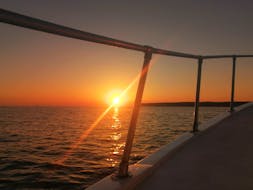 Bild des Meeres bei Sonnenuntergang während der Bootstour bei Sonnenuntergang um Lampedusa mit Aperitif und Abendessen mit Gita in Barca Zorro Lampedusa.