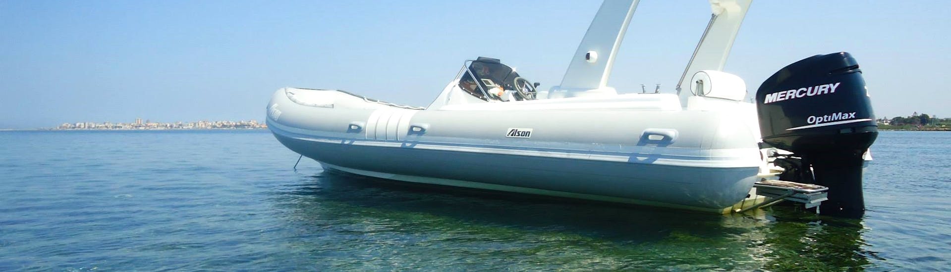 Balade privée en bateau semi-rigide à Favignana depuis Marsala avec Apéritif.