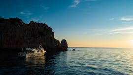 Gita in barca da Cargèse a Calanche di Piana con bagno in mare e tramonto.
