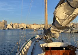 Gita in barca privata al tramonto da Marsiglia con aperitivo con Capitaine Coco Marseille.