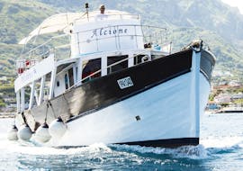 Le bateau utilisé pendant la balade en bateau à Procida avec baignade et déjeuner avec Alcione Boat Ischia.