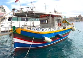 De boot gebruikt tijdens de boottocht langs de havens van Valletta en Marsamxett met Luzzu Cruises Malta.