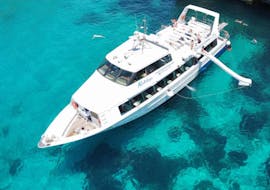 La barca usata durante la Gita in barca da Sliema a Comino e alla Laguna Blu con Luzzu Cruises Malta.
