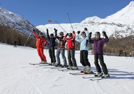 Clases de esquí para adultos a partir de 14 años para todos los niveles con Swiss Ski School Saas-Fee.