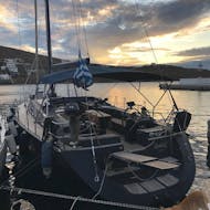 Bild des Bootes von Aiolis Experience für die Bootsfahrt von Athen mit Diner & Schnorcheln