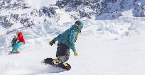 Clases de snowboard a partir de 8 años para todos los niveles con Swiss Ski School Saas-Fee Clases de snowboard a partir de 8 años para todos los niveles con Swiss Ski School Saas-Fee.