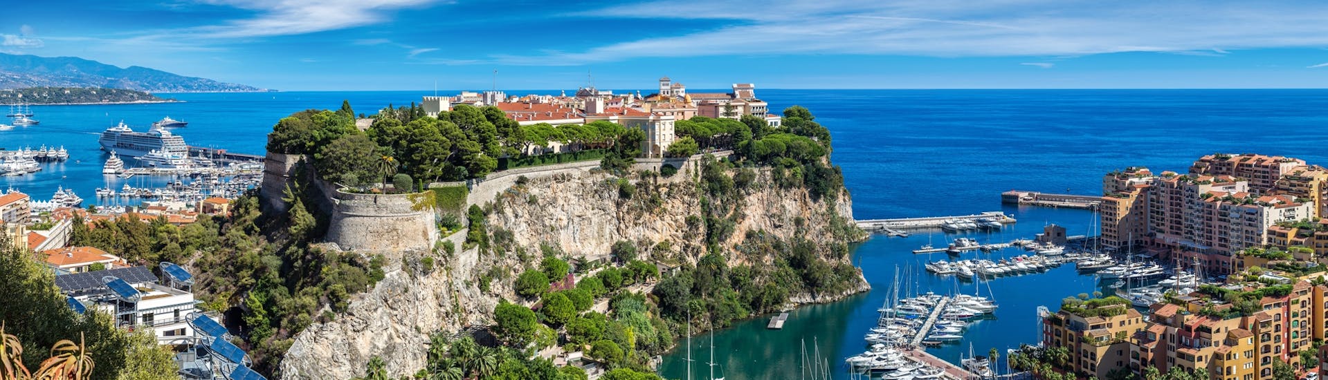 Photo de Monaco pris pendant Balade en bateau de Mandelieu-la-Napoule avec escale à Monaco avec Riviera Lines.